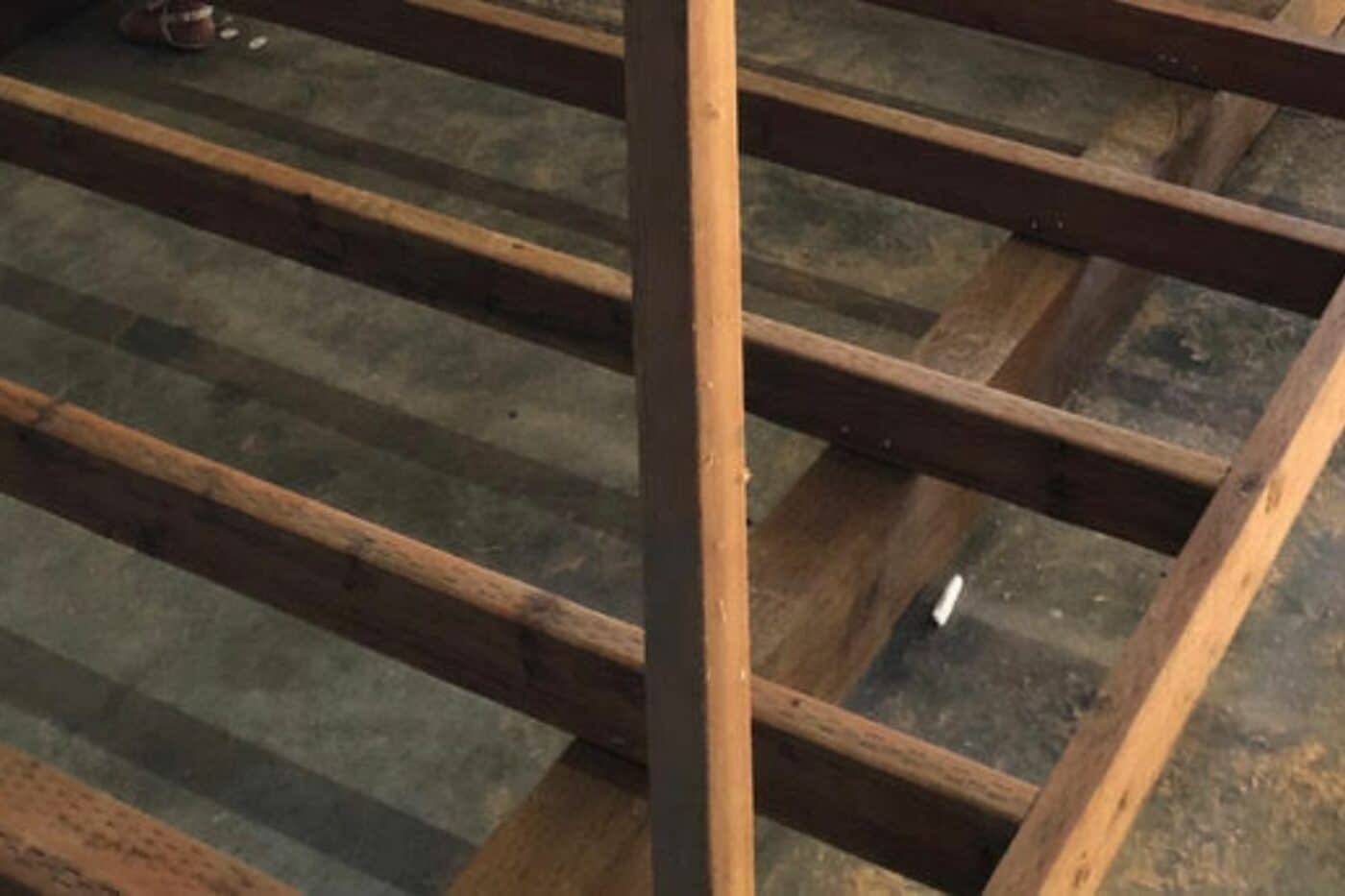 floor for dog kennel for three dogs