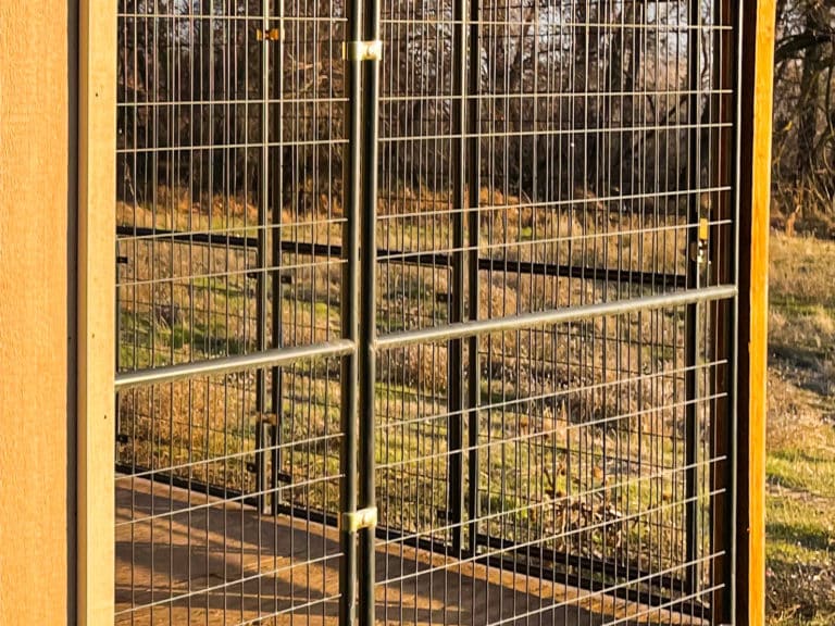 welded wire cage on dog shed near tri cities washington