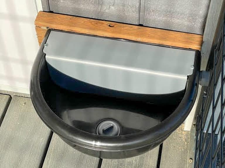 automatic water for outdoor dog kennel
