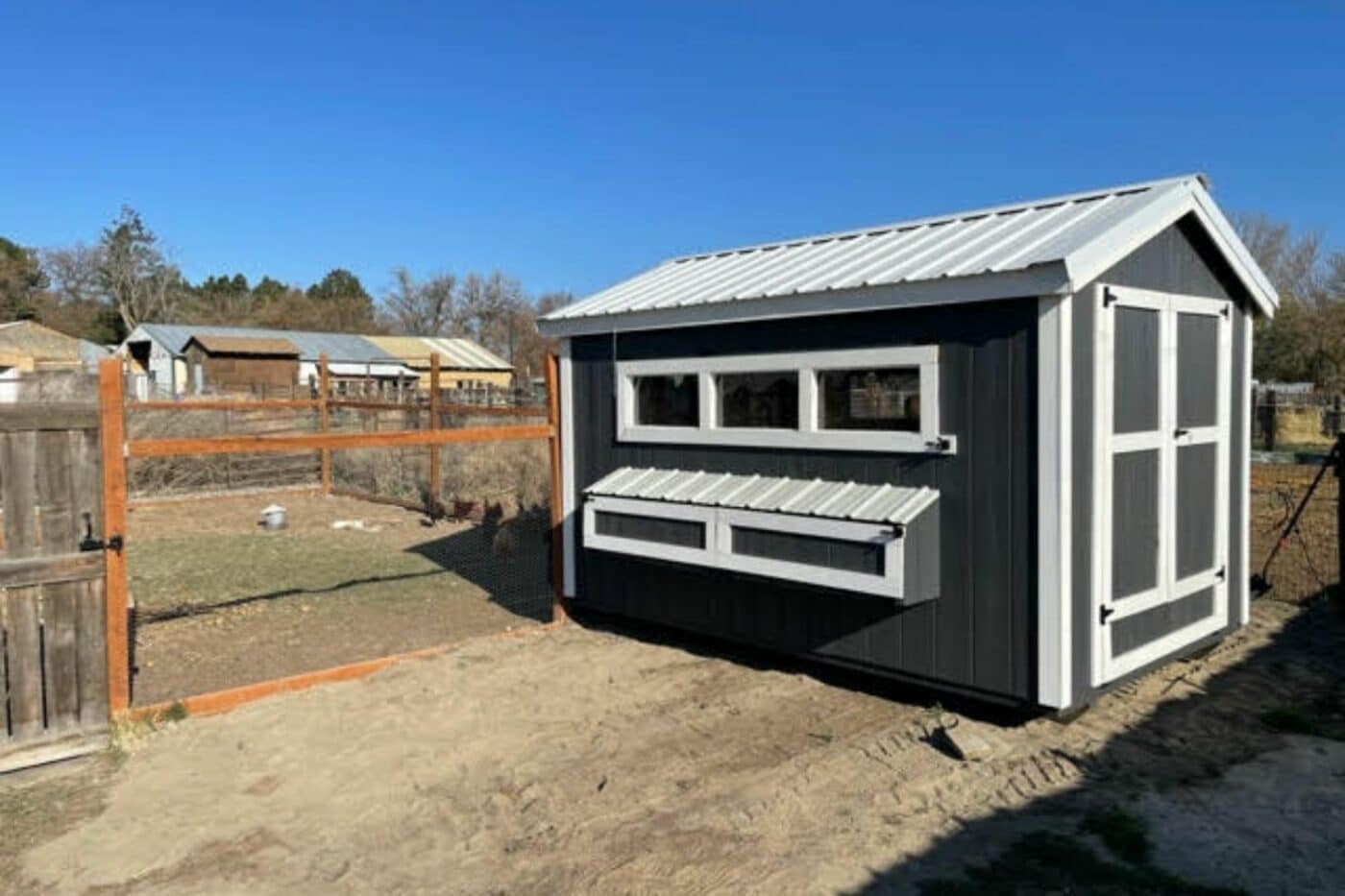 Standard Backyard Chicken Coops For Sale