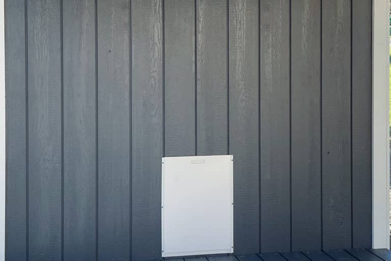 duratemp sided outdoor dog kennel in or