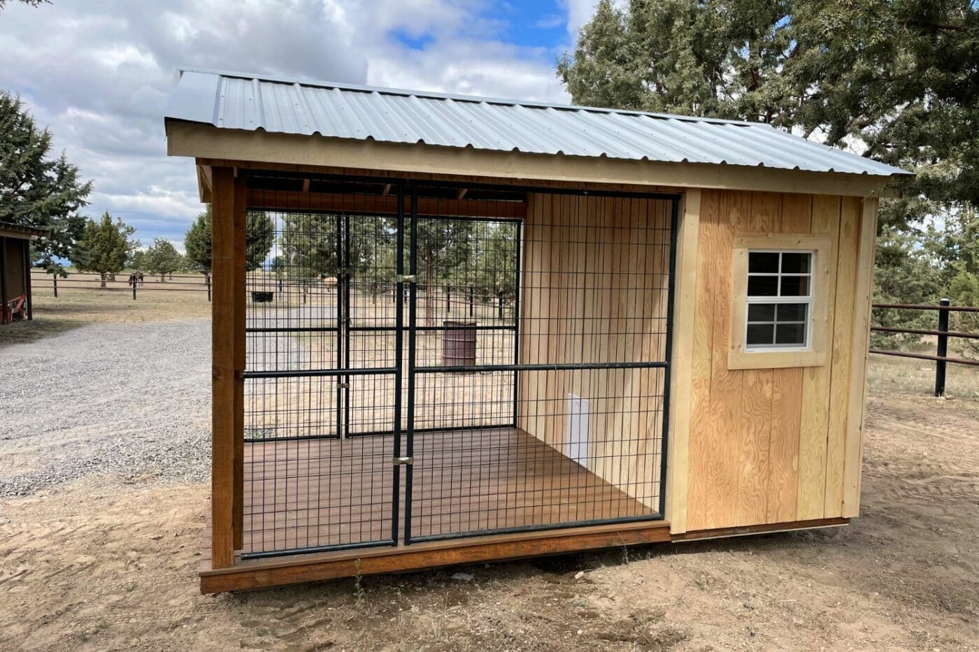 my barnyard- dog kennel for seven dogs- standard dog kennel