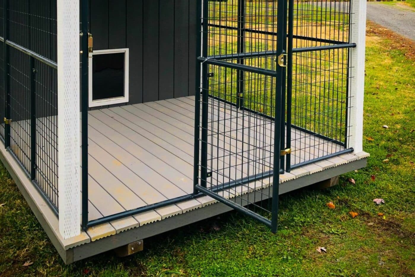 my barnyard- standard dog kennels for 4 dogs- flooring (1)