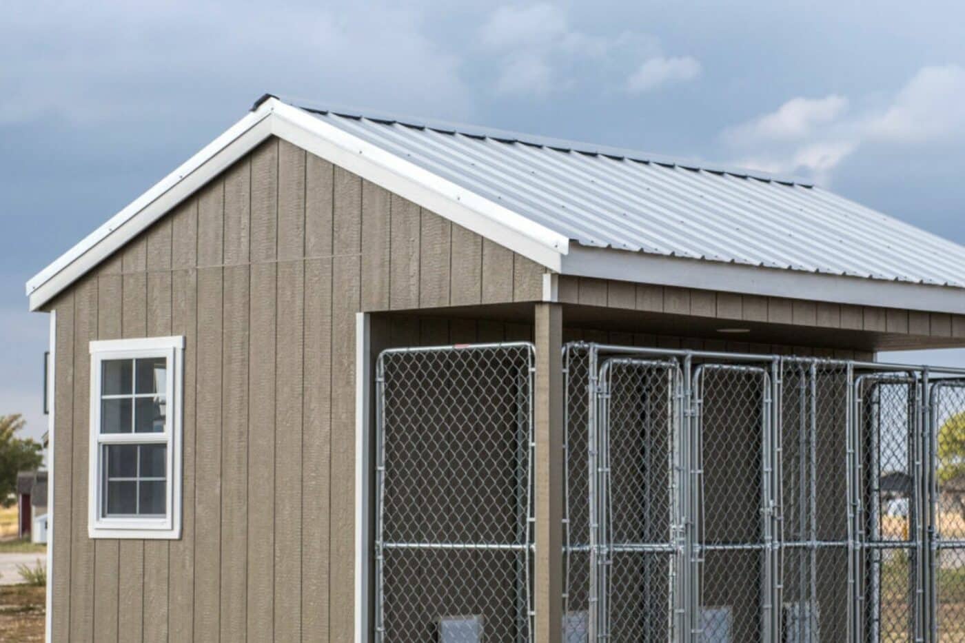 my barnyard- standard dog kennels for 4 dogs- flooring (3)